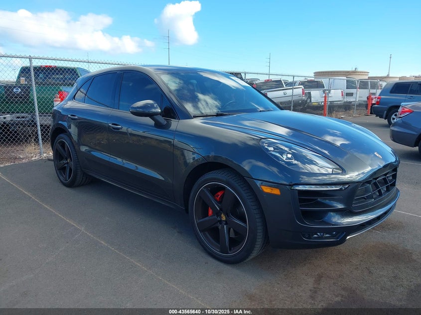 PORSCHE MACAN GTS
