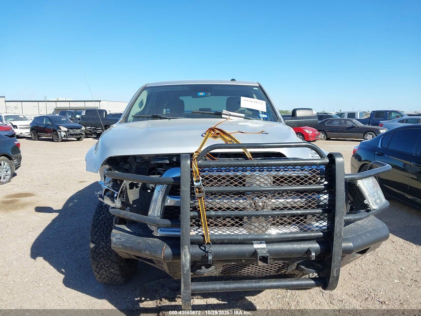 2018 Ram 2500 Tradesman 4X4 8' Box VIN: 3C6UR5HLXJG377216 Lot: 43565672