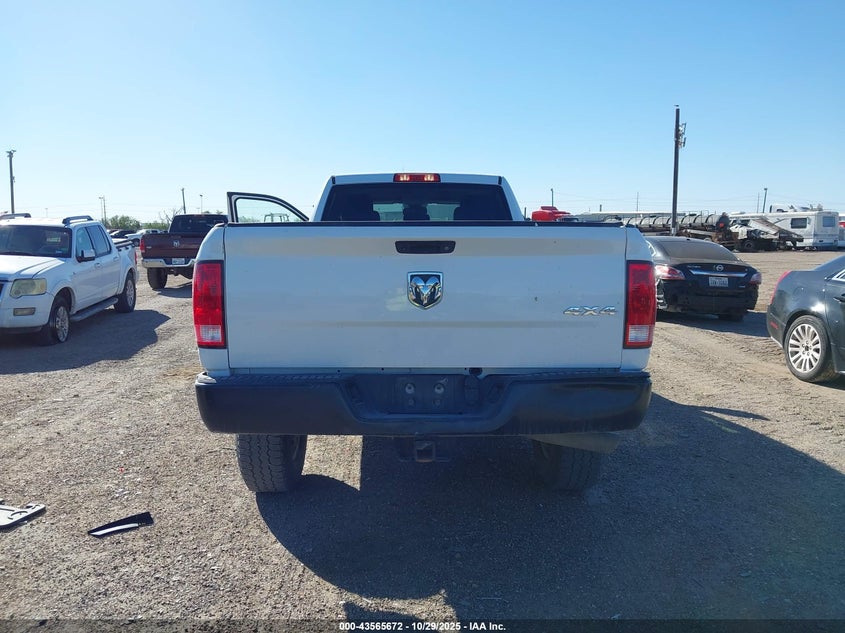 2018 Ram 2500 Tradesman 4X4 8' Box VIN: 3C6UR5HLXJG377216 Lot: 43565672