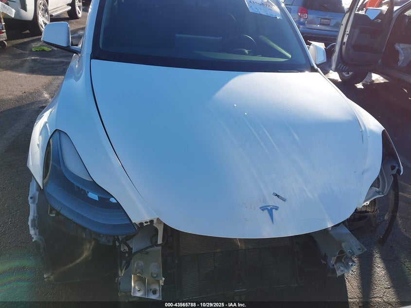 2022 Tesla Model Y Performance Dual Motor All-Wheel Drive VIN: 7SAYGDEF1NF521341 Lot: 43565788