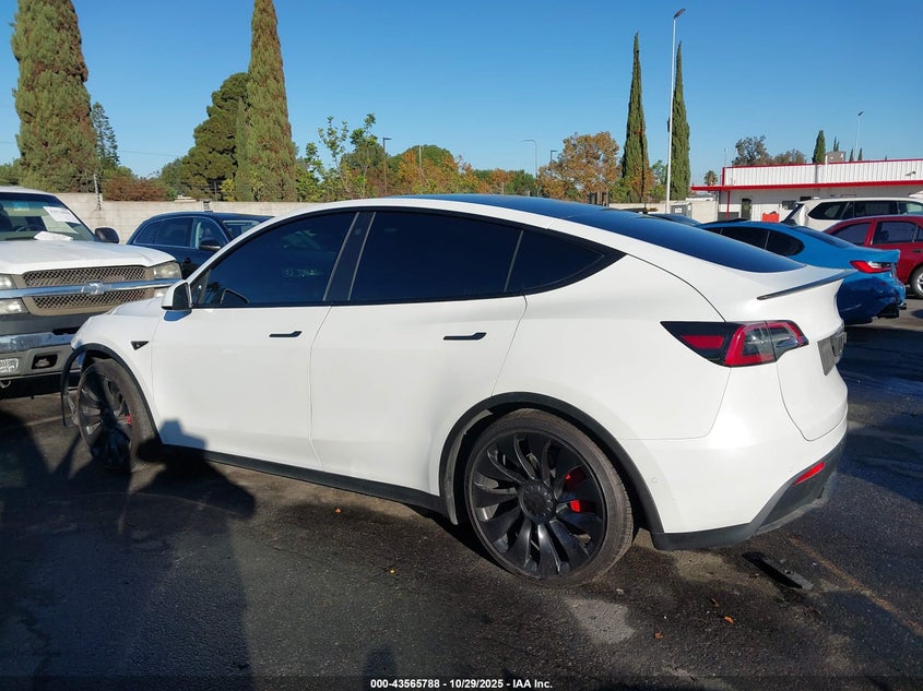 2022 Tesla Model Y Performance Dual Motor All-Wheel Drive VIN: 7SAYGDEF1NF521341 Lot: 43565788