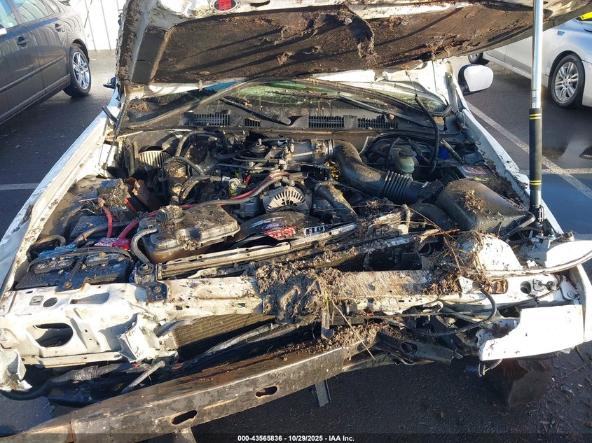 2001 Mercury Grand Marquis Ls VIN: 2MEFM75W81X677318 Lot: 43565836