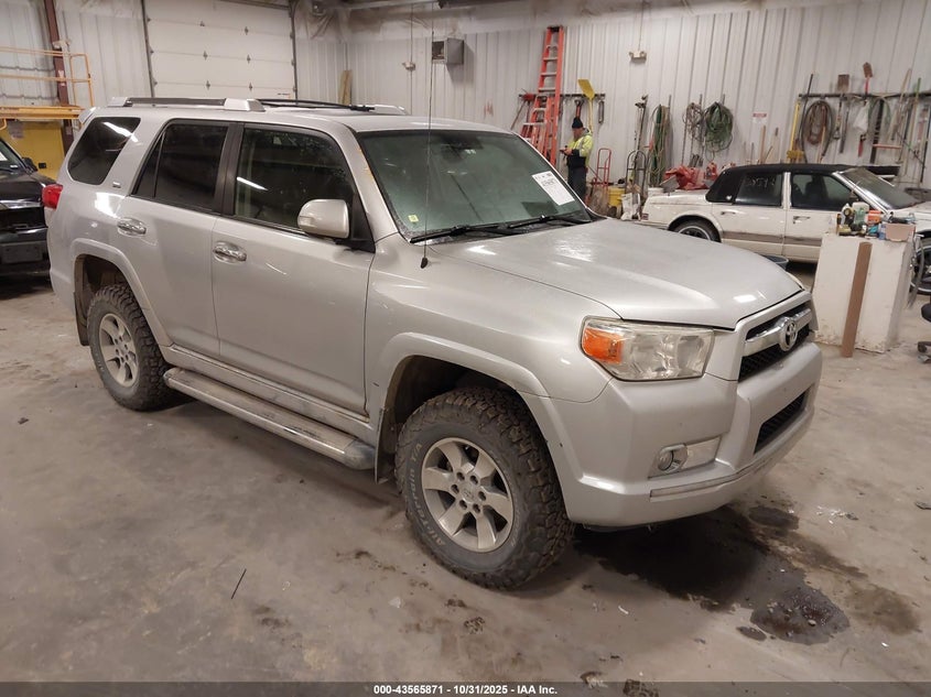 TOYOTA 4RUNNER SR5