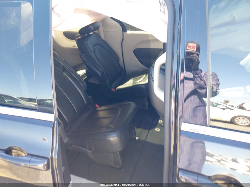 2023 Chrysler Pacifica Touring L VIN: 2C4RC1BG5PR515610 Lot: 43565914