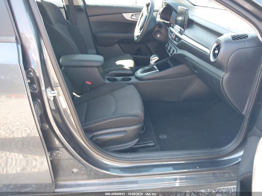 2024 Kia Forte Lxs VIN: 3KPF24AD8RE718722 Lot: 43565933