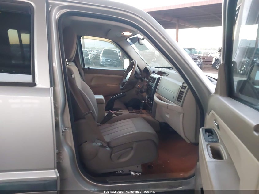 1J8GP28K09W549521 2009 JEEP LIBERTY (NORTH AMERICA) photo no. 5