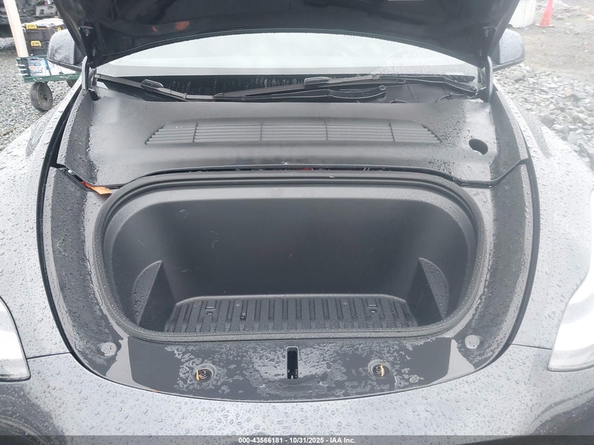 2024 Tesla Model Y Long Range Dual Motor All-Wheel Drive/Rwd VIN: 7SAYGDEDXRF019531 Lot: 43566181