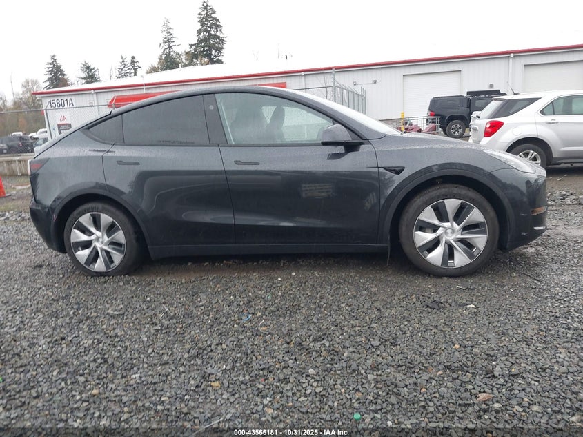 2024 Tesla Model Y Long Range Dual Motor All-Wheel Drive/Rwd VIN: 7SAYGDEDXRF019531 Lot: 43566181