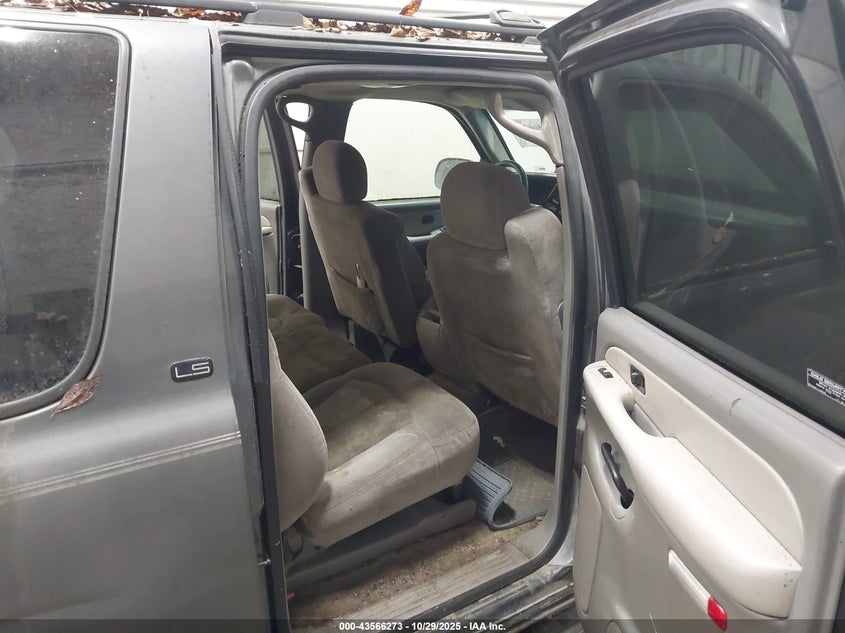 2000 Chevrolet Suburban 1500 Ls VIN: 3GNFK16T9YG114685 Lot: 43566273