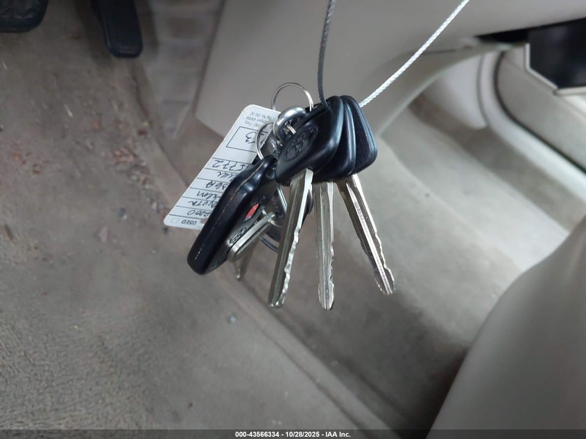 2000 Toyota Avalon Xl VIN: 4T1BF28BXYU025772 Lot: 43566334