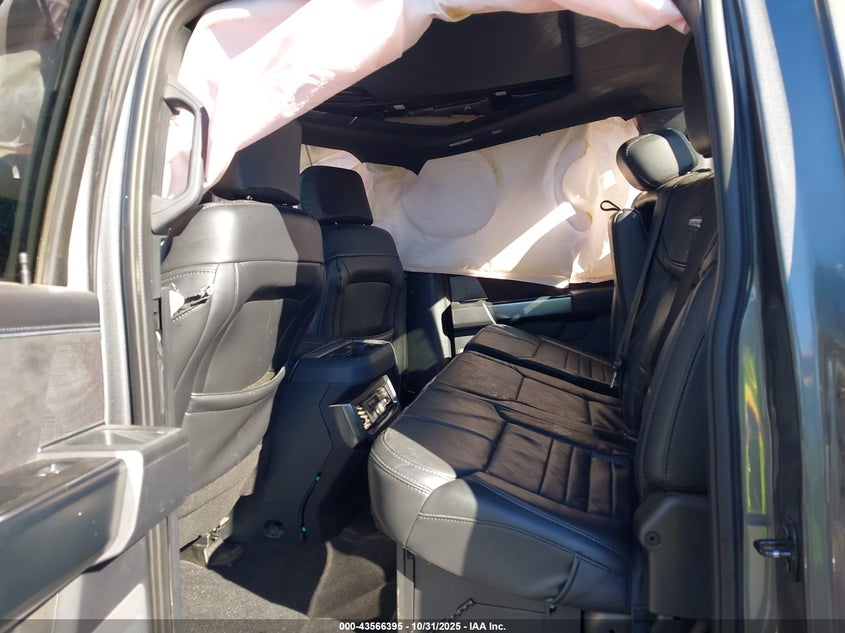 2025 Ford F-350 Platinum VIN: 1FT8W3BM7SEC03279 Lot: 43566395