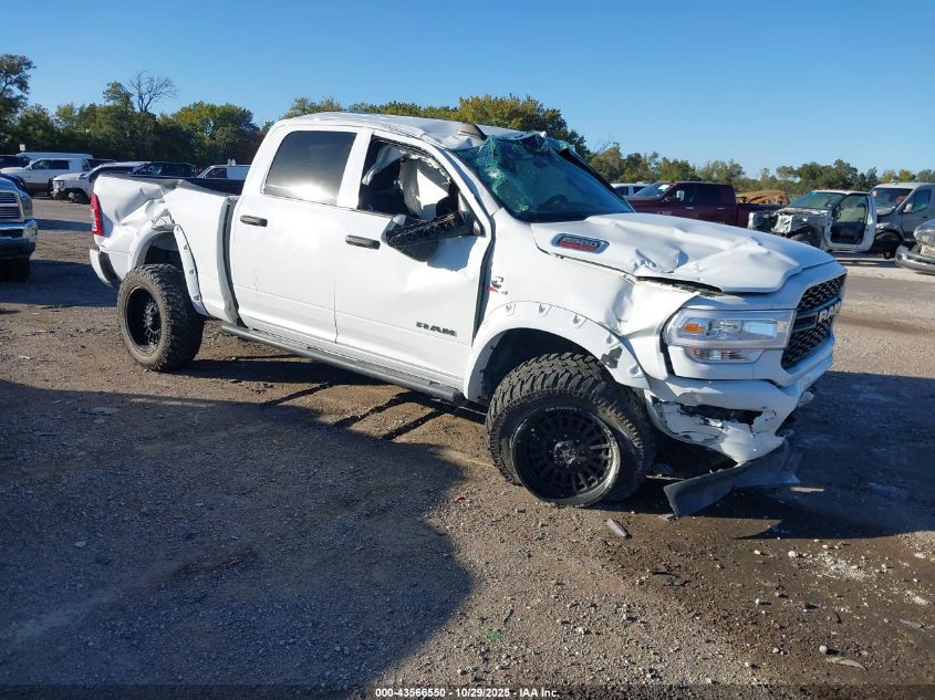 RAM 2500 TRADESMAN 4X4 6 4 BOX