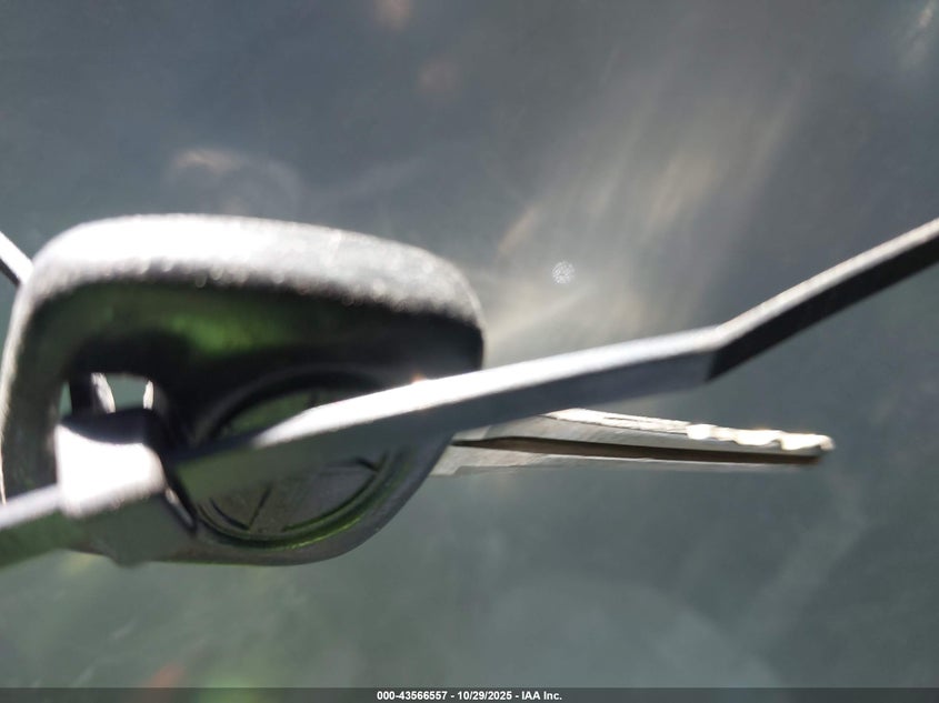 2005 Scion Xb VIN: JTLKT324350172780 Lot: 43566557