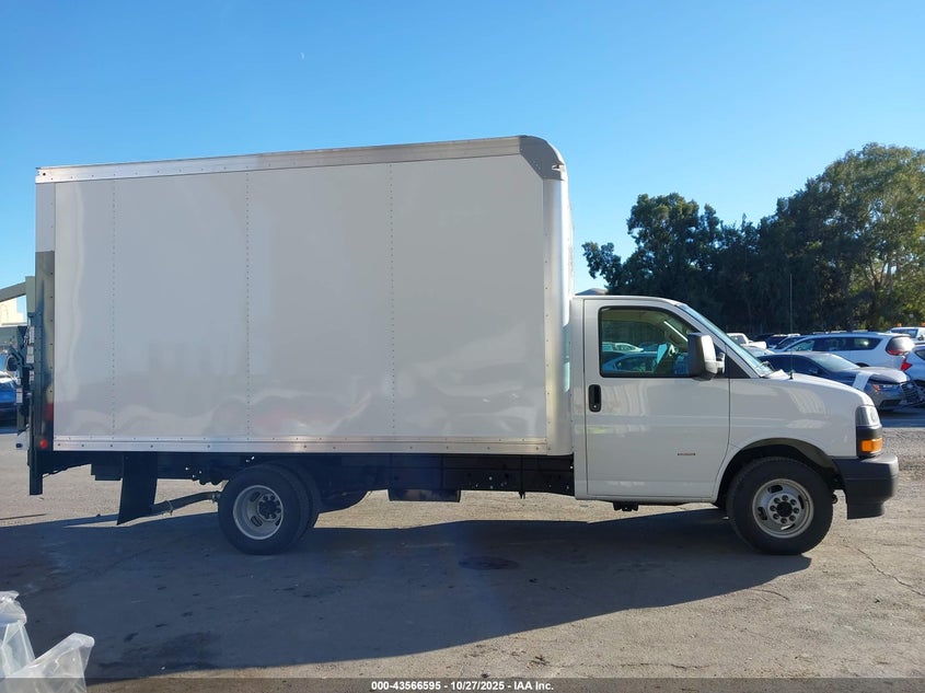 2025 Chevrolet Express Cutaway Work Van VIN: 1GB3GSF72S1259860 Lot: 43566595