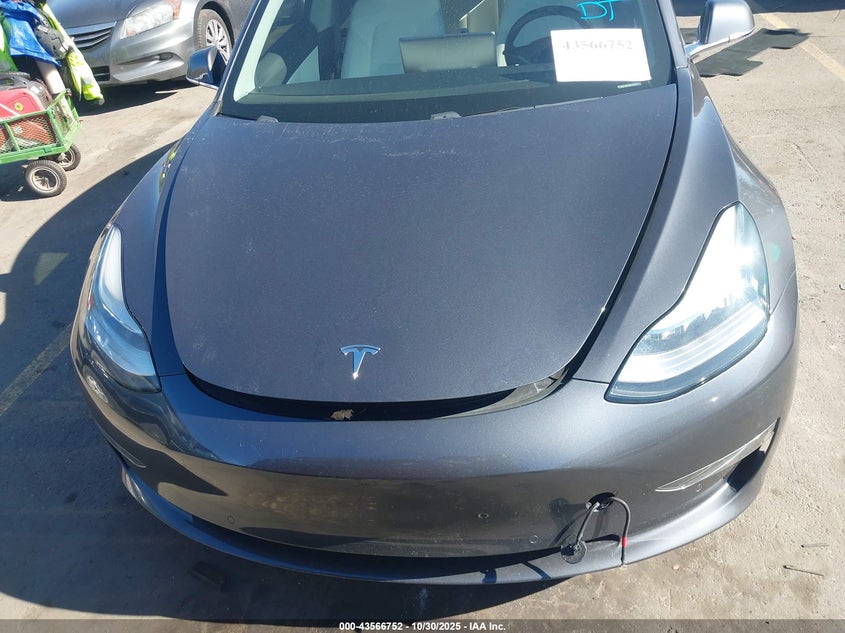 2018 Tesla Model 3 Long Range/Performance VIN: 5YJ3E1EB5JF100421 Lot: 43566752