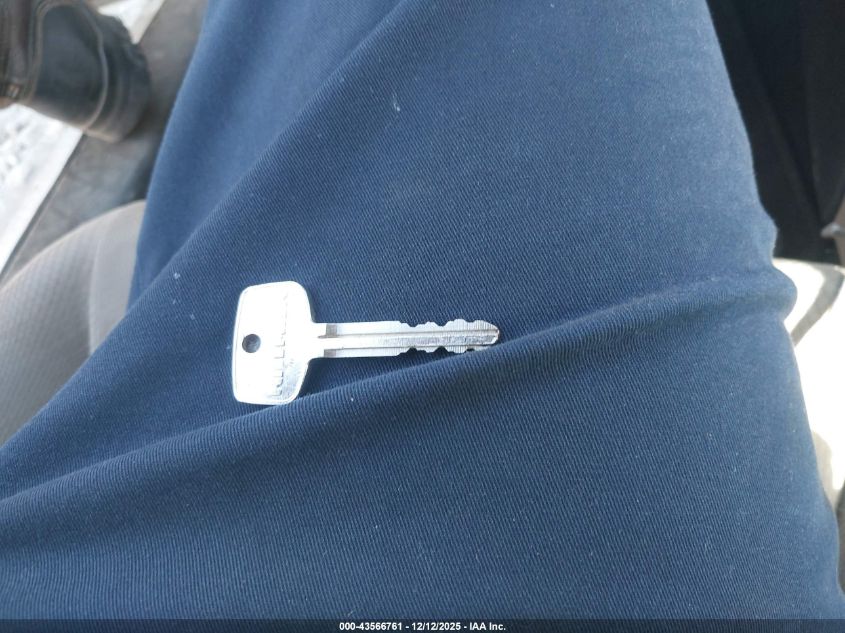 2001 Toyota Sienna Ce VIN: 4T3ZF19C11U330655 Lot: 43566761