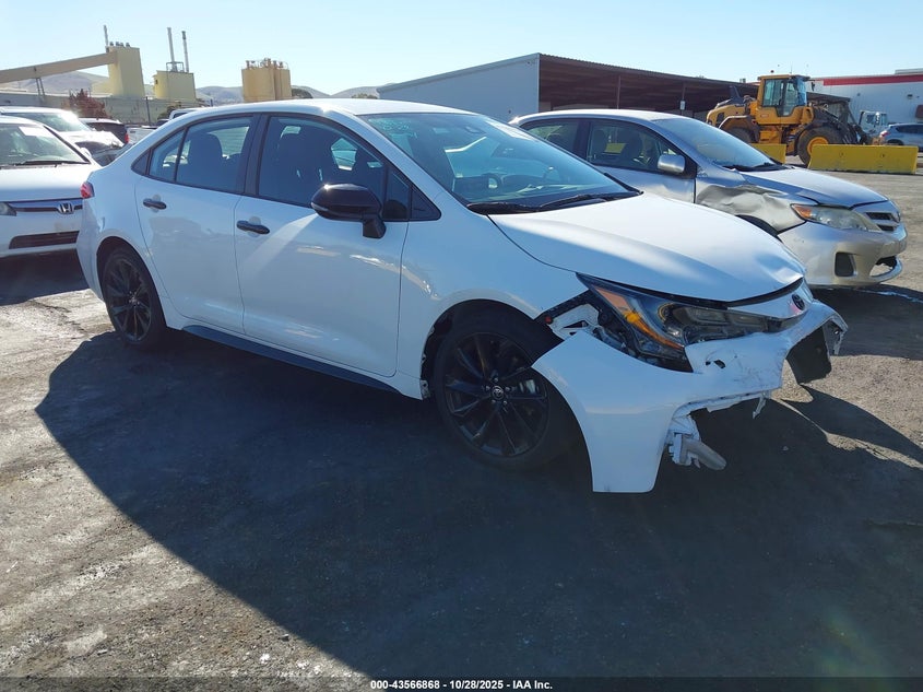 TOYOTA COROLLA SE NIGHTSHADE EDITION