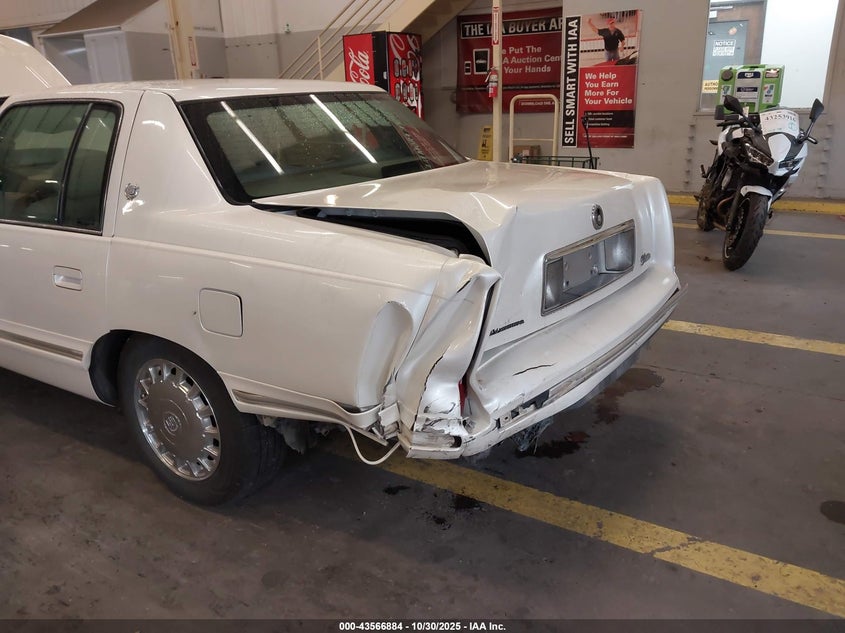 1998 Cadillac Deville Standard VIN: 1G6KD54Y5WU715578 Lot: 43566884