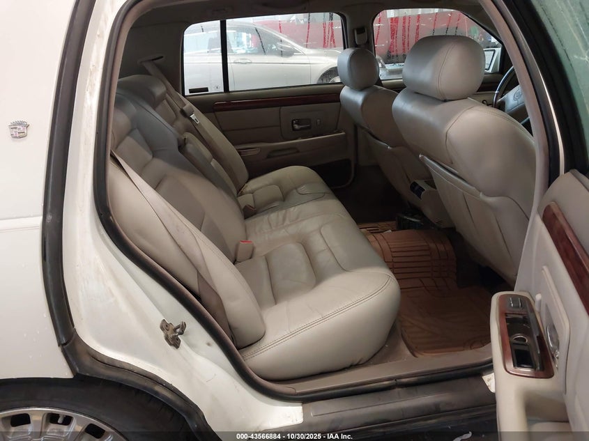 1998 Cadillac Deville Standard VIN: 1G6KD54Y5WU715578 Lot: 43566884