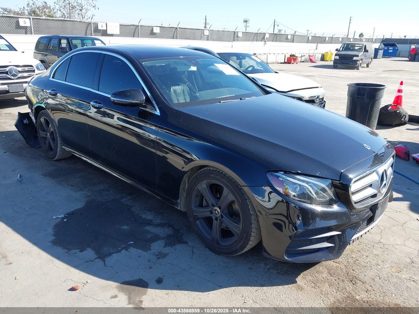 MERCEDES-BENZ E-CLASS E 300