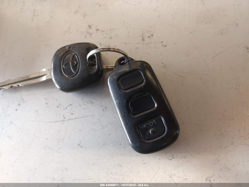 2005 Toyota Matrix Xr VIN: 2T1LR32E25C367542 Lot: 43566971