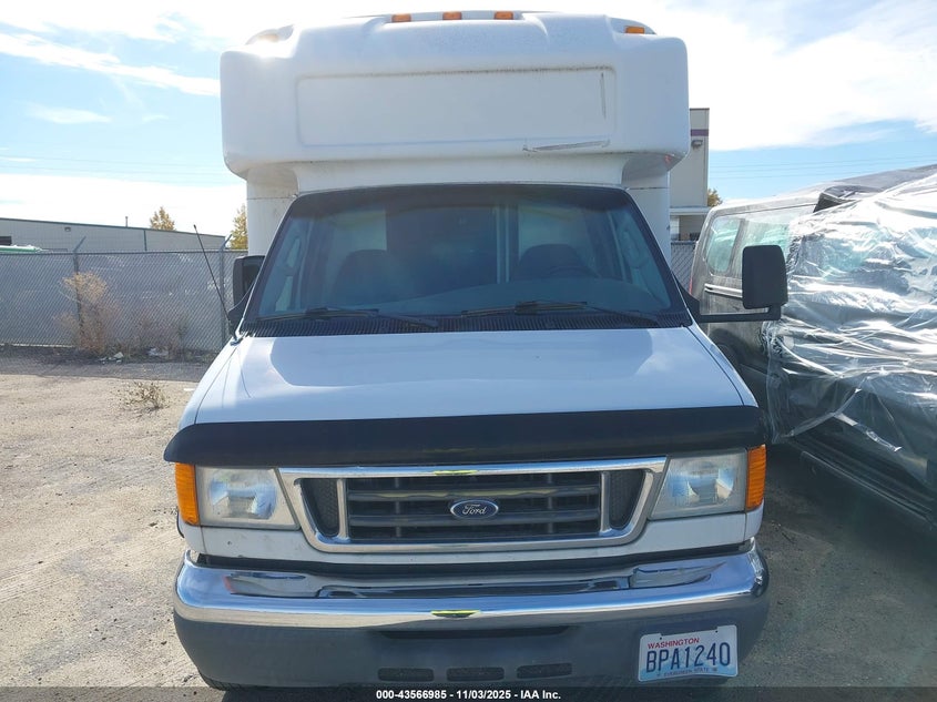 2005 Ford E-450 Cutaway Standard VIN: 1FDXE45SX5HA15627 Lot: 43566985