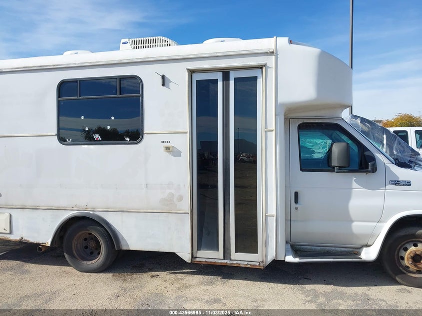 2005 Ford E-450 Cutaway Standard VIN: 1FDXE45SX5HA15627 Lot: 43566985