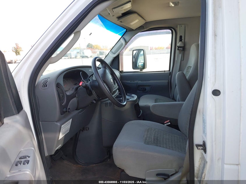 2005 Ford E-450 Cutaway Standard VIN: 1FDXE45SX5HA15627 Lot: 43566985