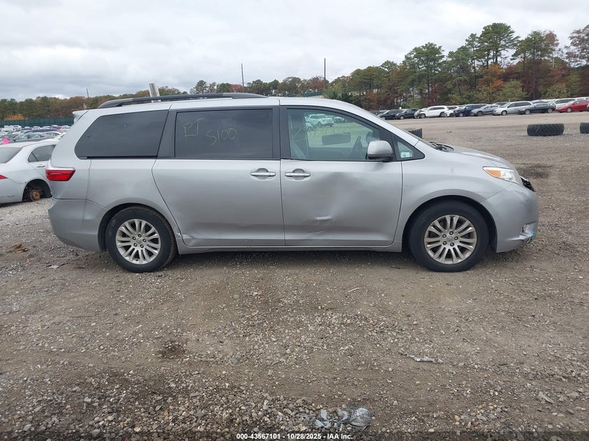 5TDYK3DC4FS561679 2015 TOYOTA SIENNA photo no. 13