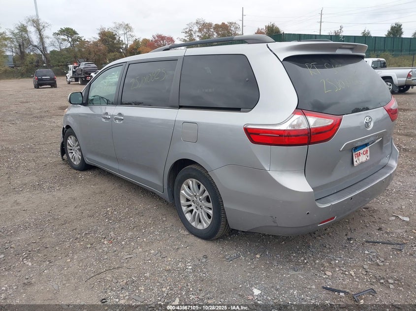 5TDYK3DC4FS561679 2015 TOYOTA SIENNA photo no. 3