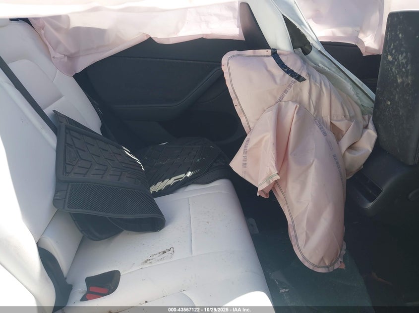 2023 Tesla Model Y Awd/Long Range Dual Motor All-Wheel Drive VIN: 7SAYGDEE1PA163262 Lot: 43567122