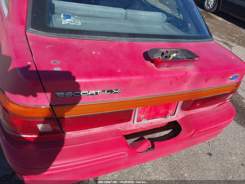 1FAPP11JXPW353480 1993 FORD ESCORT photo no. 6