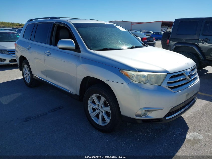 TOYOTA HIGHLANDER SE V6