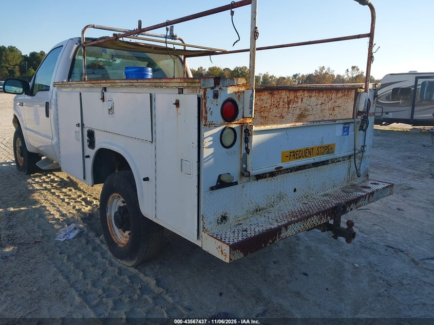 1FTNF21L43ED58590 2003 FORD F250 photo no. 3