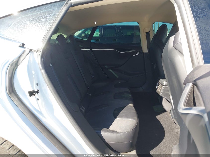 2013 Tesla Model S VIN: 5YJSA1CN3DFP22010 Lot: 43567566