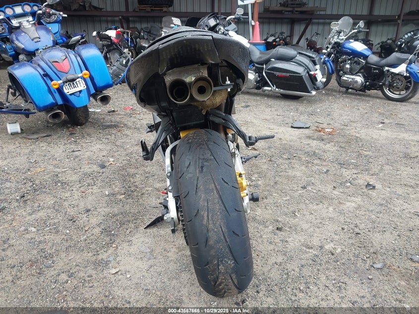 2005 Kawasaki Zx636 C1 VIN: JKBZXJC135A010073 Lot: 43567666