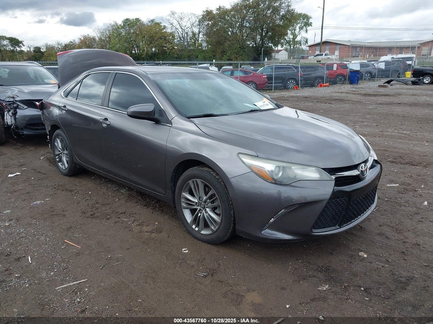 TOYOTA CAMRY SE