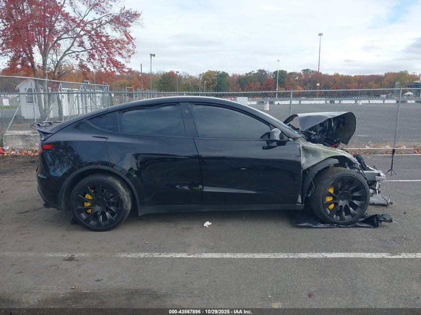 2025 Tesla Model Y Long Range Dual Motor All-Wheel Drive VIN: 7SAYGAEE0SF285203 Lot: 43567896