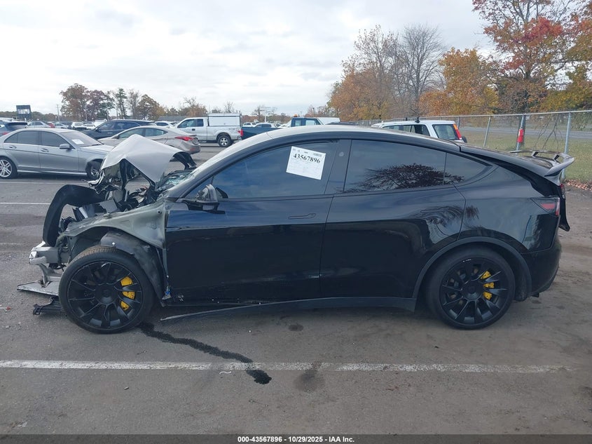 2025 Tesla Model Y Long Range Dual Motor All-Wheel Drive VIN: 7SAYGAEE0SF285203 Lot: 43567896