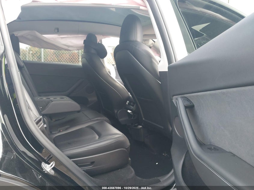 2025 Tesla Model Y Long Range Dual Motor All-Wheel Drive VIN: 7SAYGAEE0SF285203 Lot: 43567896