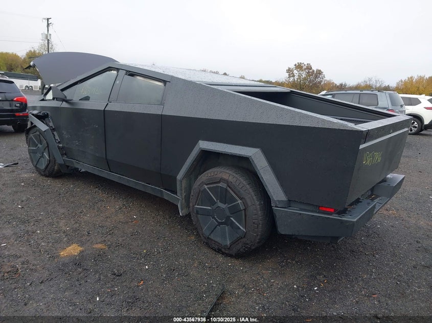 7G2CEHED8RA017050 2024 TESLA CYBERTRUCK photo no. 3