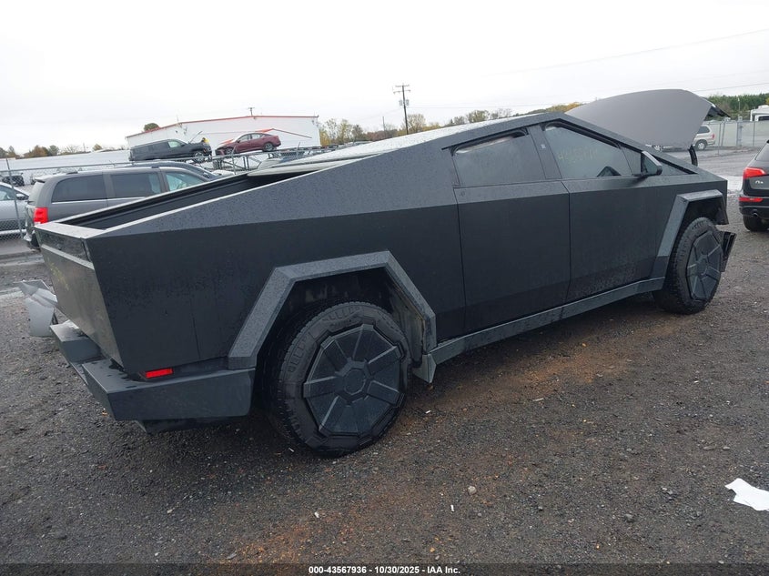 7G2CEHED8RA017050 2024 TESLA CYBERTRUCK photo no. 4