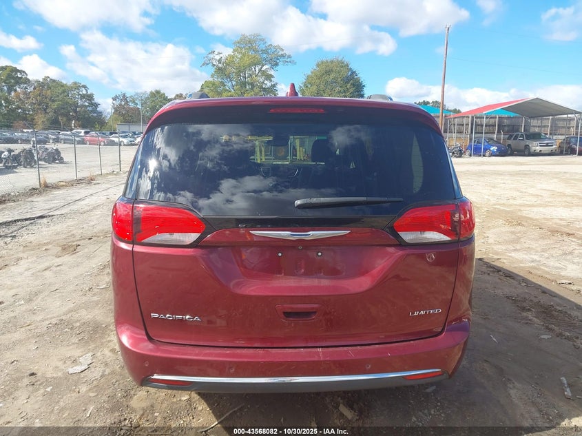 2017 Chrysler Pacifica Limited VIN: 2C4RC1GG4HR811910 Lot: 43568082