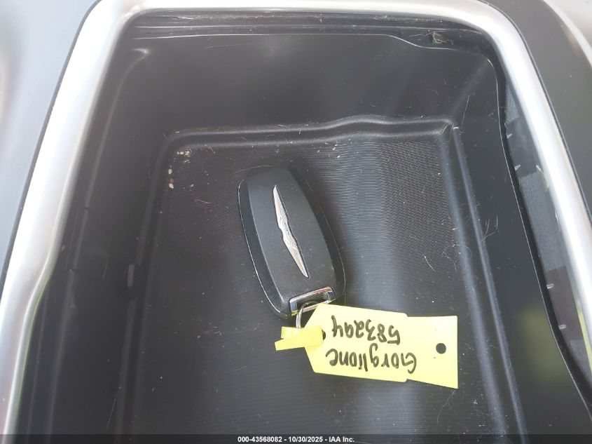 2017 Chrysler Pacifica Limited VIN: 2C4RC1GG4HR811910 Lot: 43568082