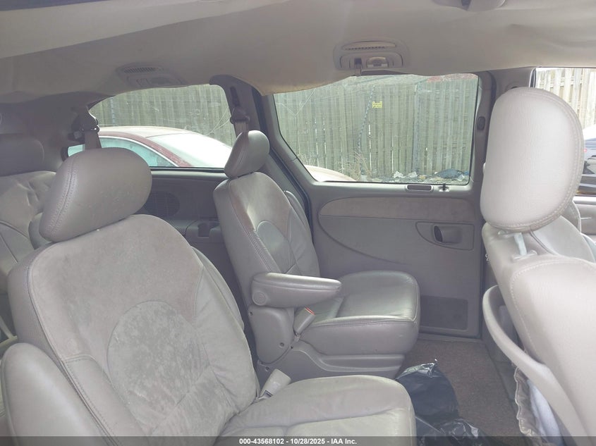 2003 Chrysler Town & Country Limited VIN: 2C8GP64L63R108794 Lot: 43568102