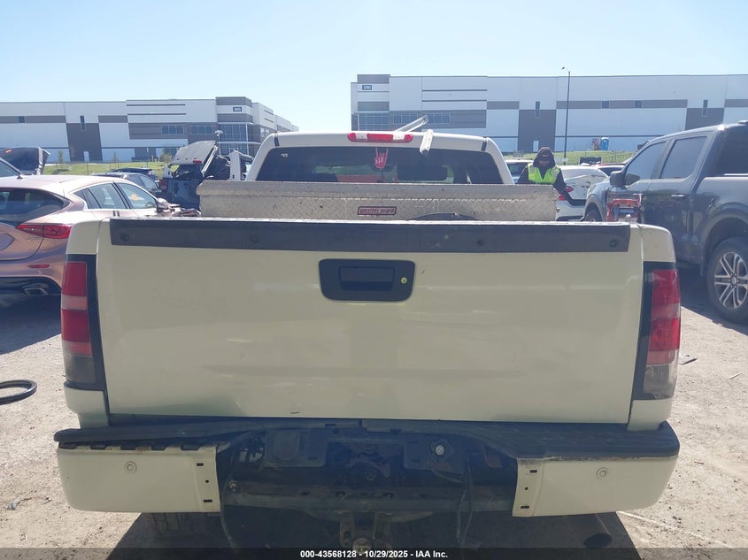 2007 GMC Sierra 1500 Denali VIN: 2GTEK638171622111 Lot: 43568128