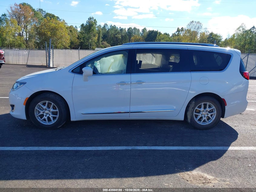 2020 Chrysler Pacifica Touring L VIN: 2C4RC1BG7LR280153 Lot: 43568186