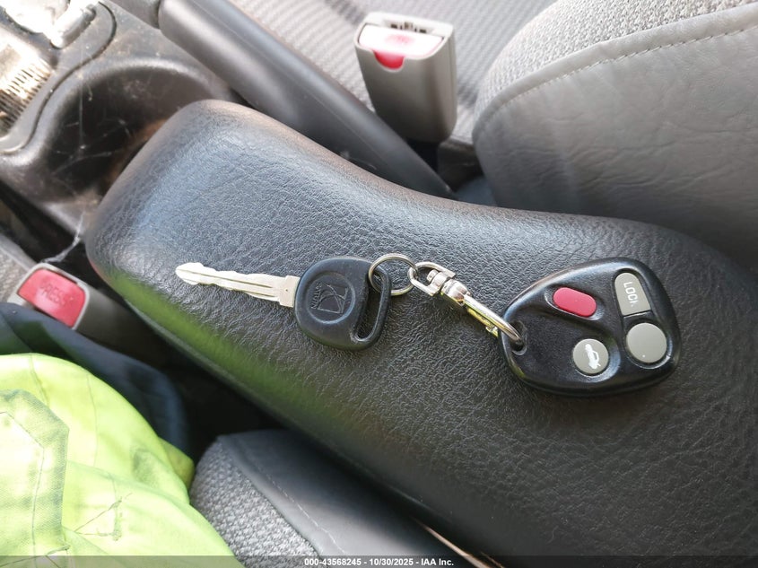 2000 Saturn Sc1 VIN: 1G8ZP1287YZ165587 Lot: 43568245