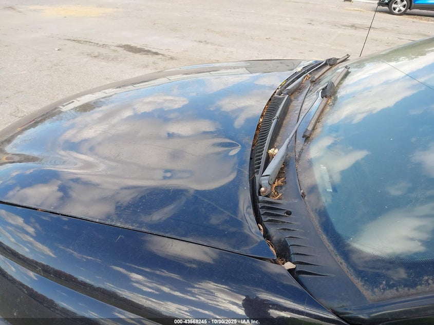 2000 Saturn Sc1 VIN: 1G8ZP1287YZ165587 Lot: 43568245