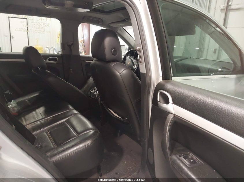 2004 Porsche Cayenne S VIN: WP1AB29P74LA69698 Lot: 43568390